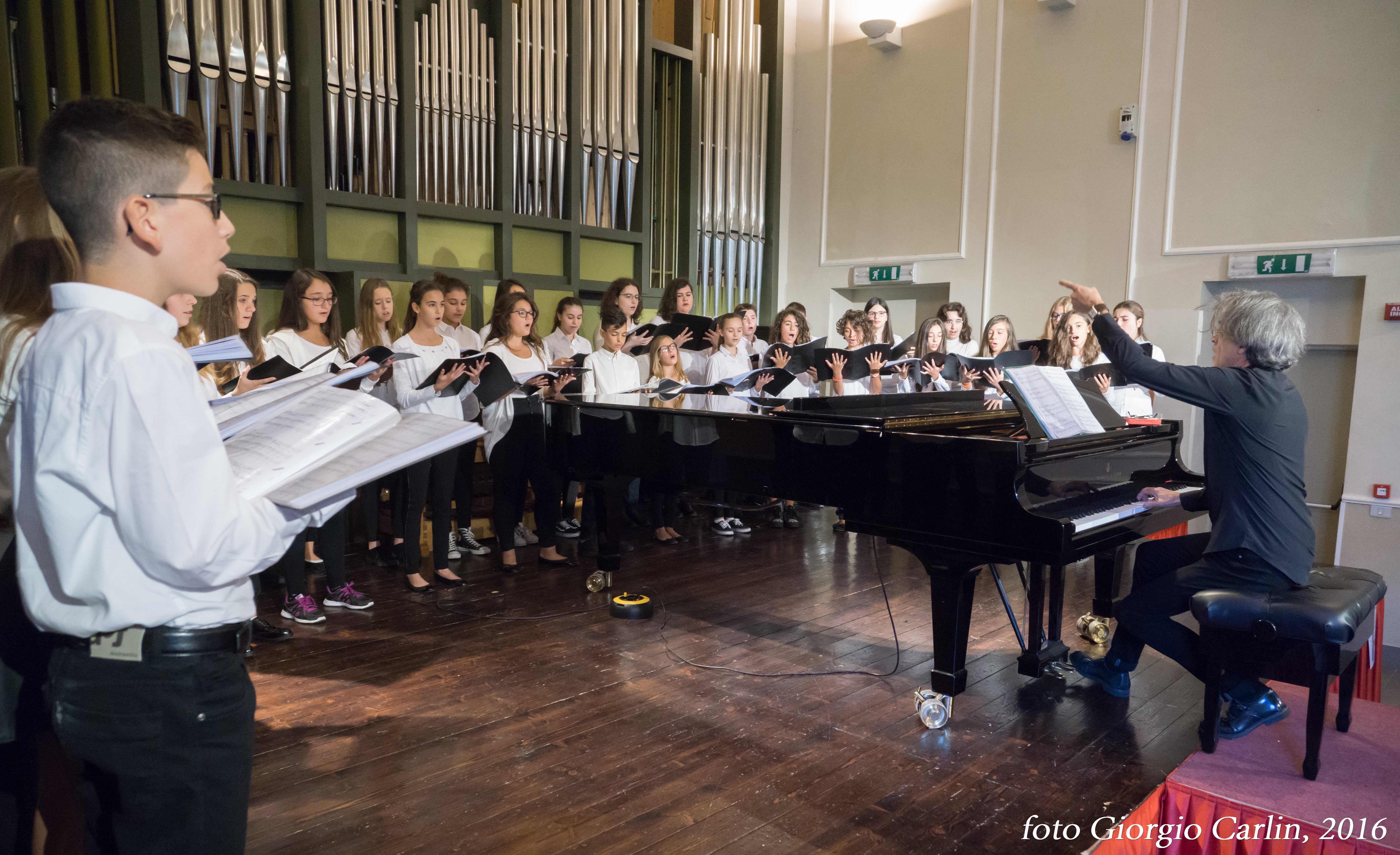 coro-voci-bianche-2016.jpg