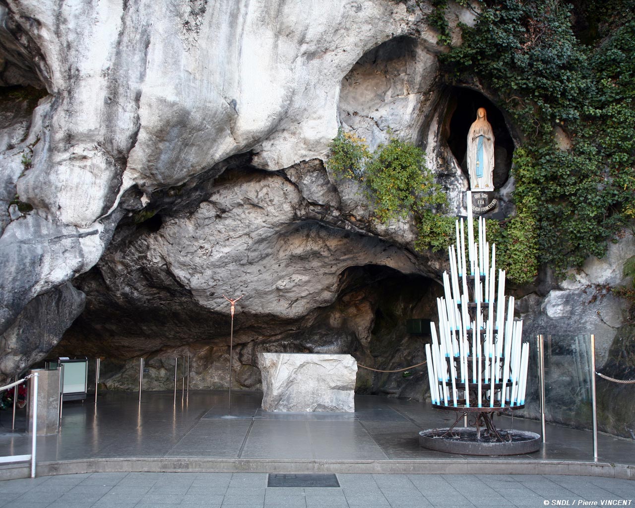 grotta-lourdes.jpg