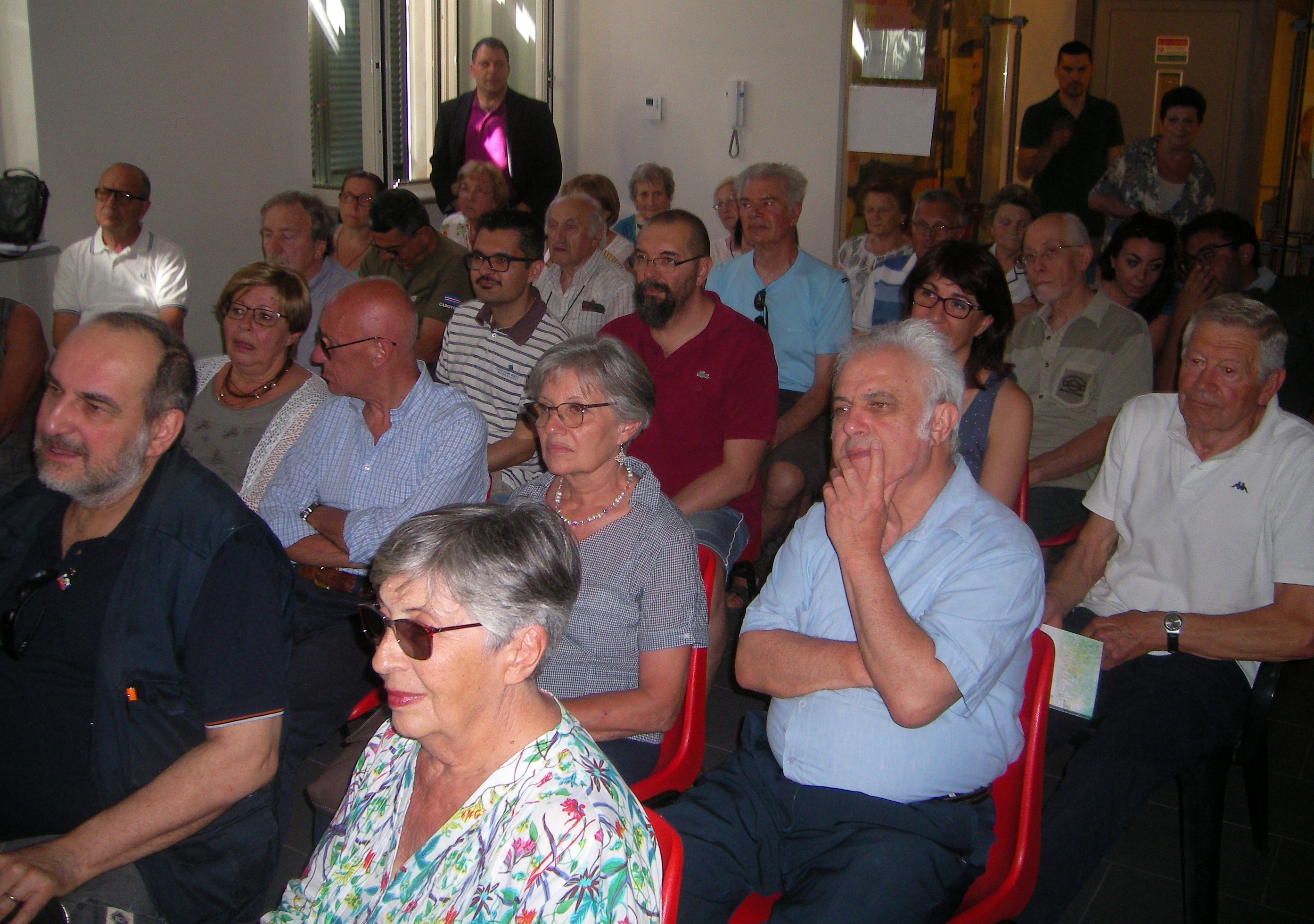 il-pubblico-alla-presentazione-di-monfra.JPG