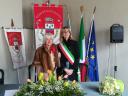 la-dottoressa-rita-patrucco-con-il-sindaco-valeria-olivieri.jpg