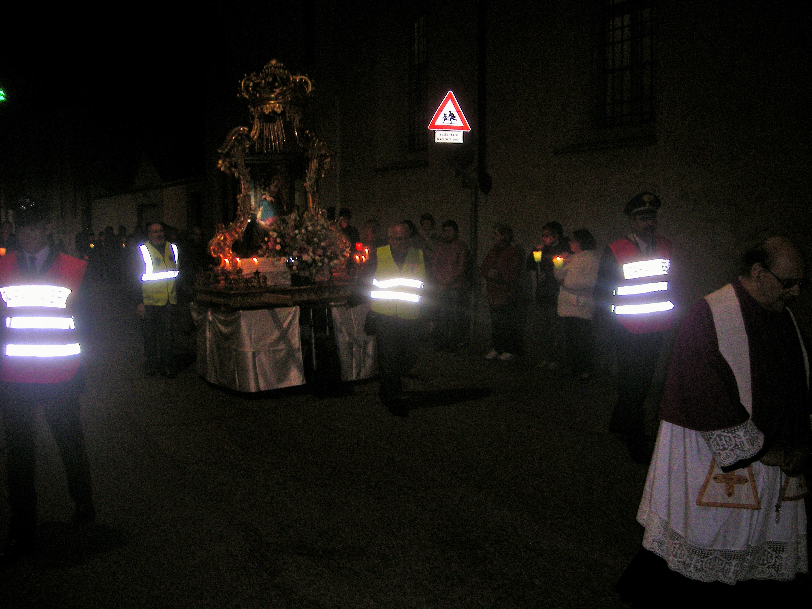 larrivo-della-processione-nella-chiesa-della-madonna-1.JPG