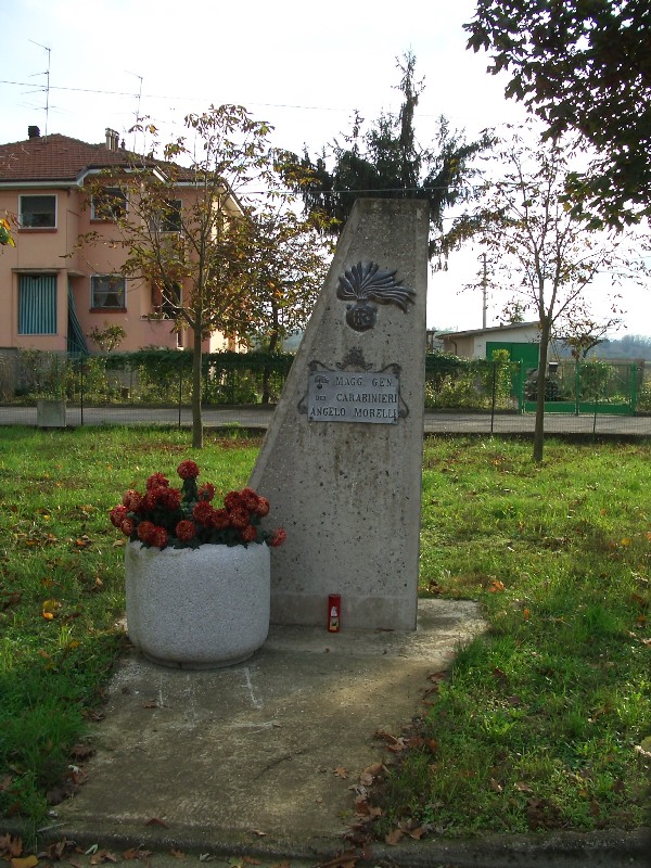 piazza-morelli.jpg